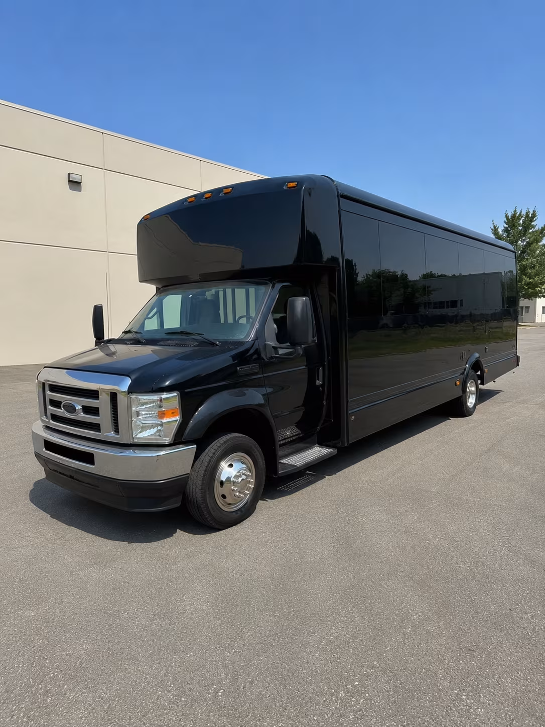 20 Passenger Party Bus Exterior